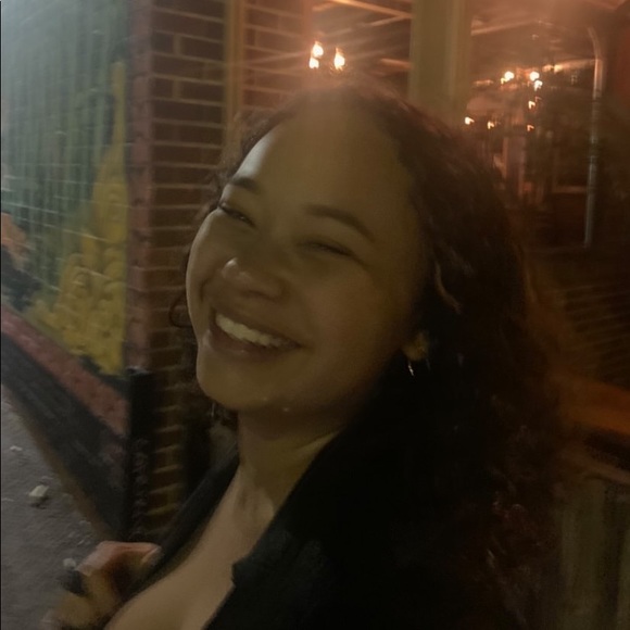 Meet your Posher, Sierra - Picture 4 of 4